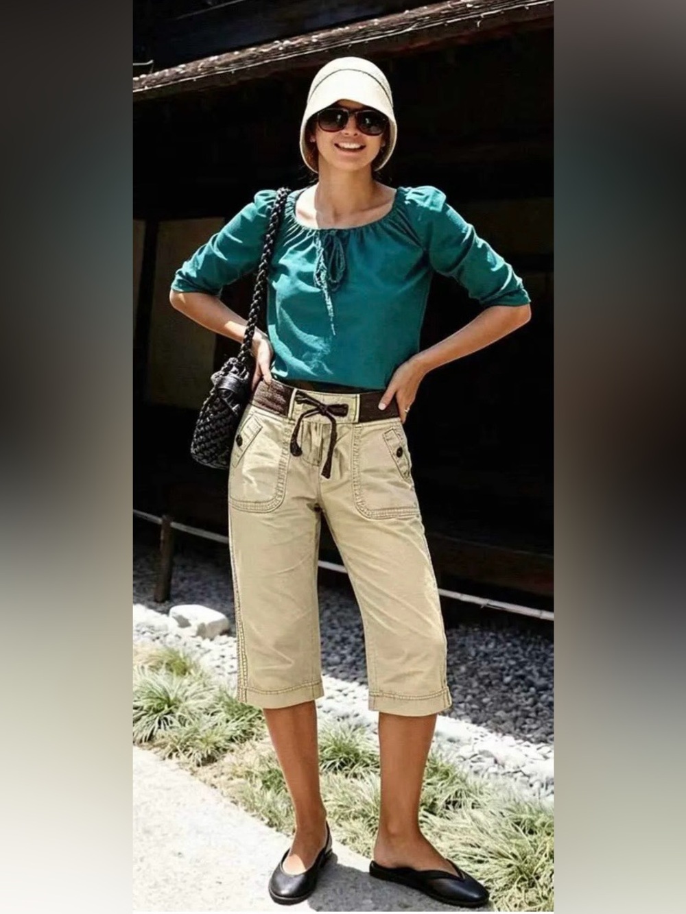 Flamingals Drawstring Button Decor Mid Waist Straight Leg Capri Pants - Picture 4 of 7